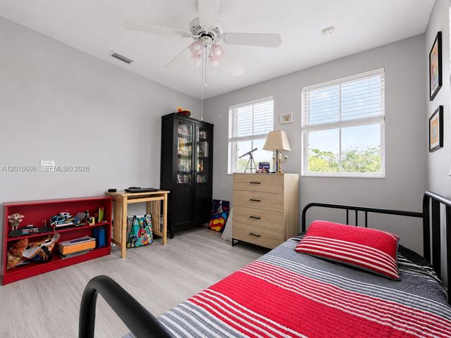 963 Falling Water Rd, Weston, FL 33326