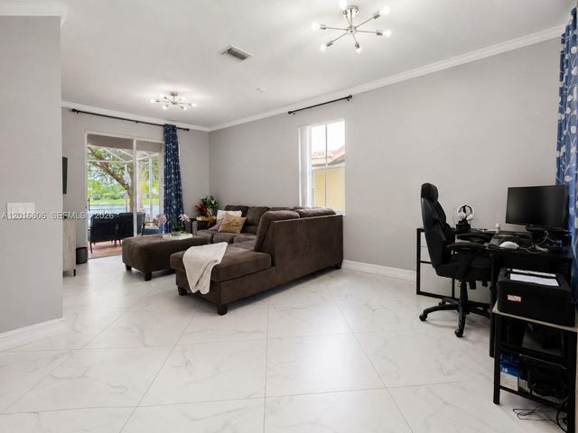 963 Falling Water Rd, Weston, FL 33326