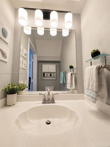 963 Falling Water Rd, Weston, FL 33326