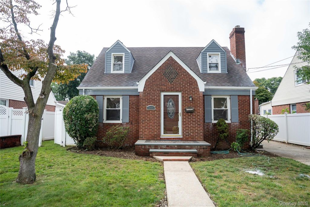 586 Stratford Road, Baldwin, NY 11510 — exterior