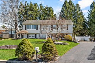 8 Puritan Lane, Washingtonville, NY 10992