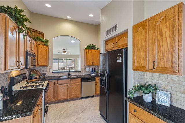 15330 W DOLL Lane, Surprise, AZ 85374