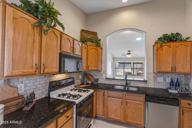 15330 W DOLL Lane, Surprise, AZ 85374