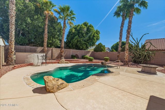 15330 W DOLL Lane, Surprise, AZ 85374