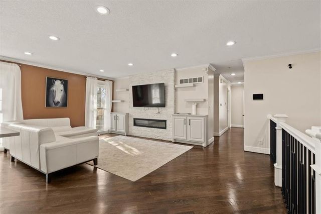 12318 S Locust Circle, Olathe, KS 66062