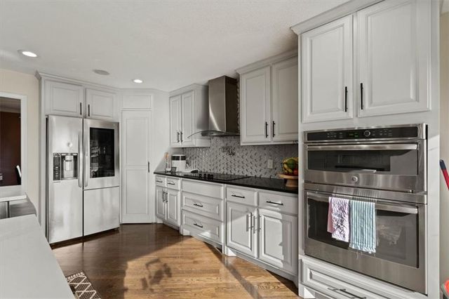 12318 S Locust Circle, Olathe, KS 66062