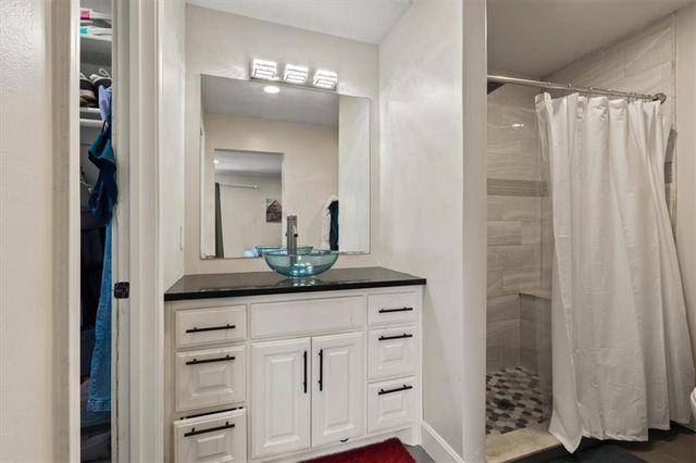 12318 S Locust Circle, Olathe, KS 66062