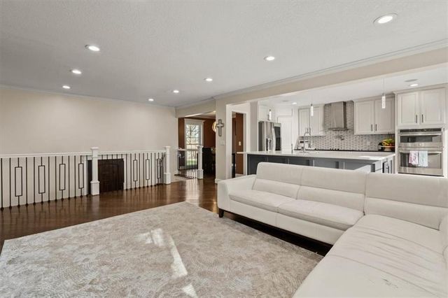 12318 S Locust Circle, Olathe, KS 66062