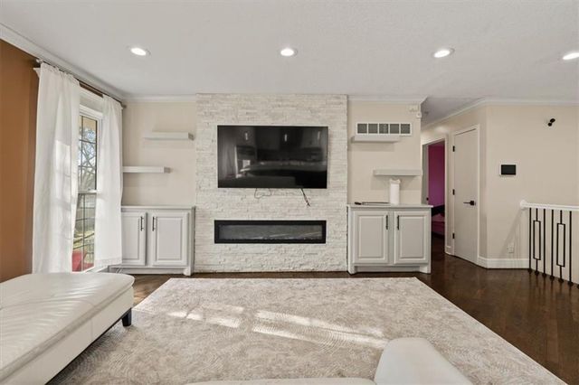 12318 S Locust Circle, Olathe, KS 66062