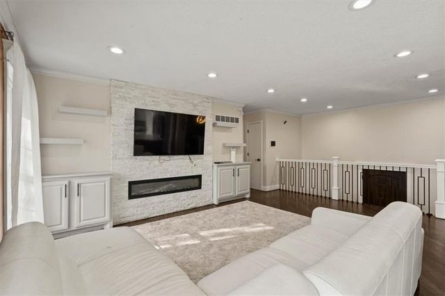 12318 S Locust Circle, Olathe, KS 66062