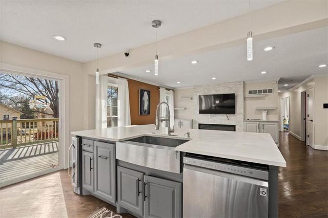 12318 S Locust Circle, Olathe, KS 66062