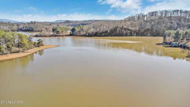 130 Clearwater Cove Drive, Madisonville, TN 37354