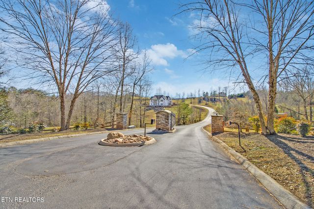 130 Clearwater Cove Drive, Madisonville, TN 37354