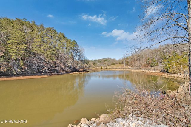 130 Clearwater Cove Drive, Madisonville, TN 37354