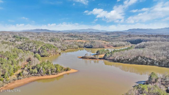 130 Clearwater Cove Drive, Madisonville, TN 37354
