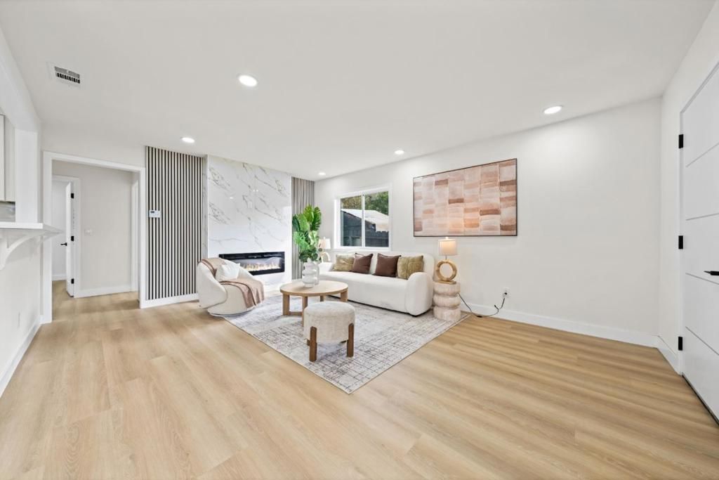 Image 9 of property listing at E San Antonio, San Jose, CA 95116