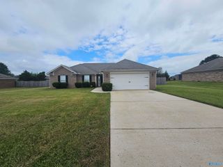 385 Robinson Road, Huntsville, AL 35811