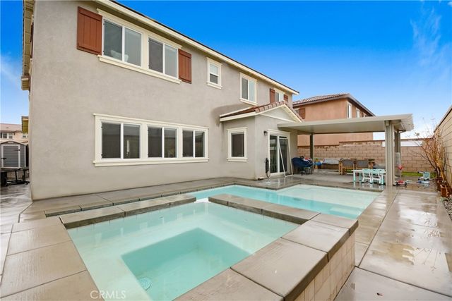 15740 Parry Peak Drive, Fontana, CA 92336