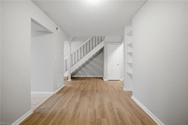 2215 Cannon DR, Virginia Beach, VA 23454