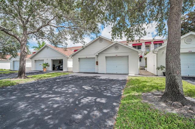 1400 WATER VIEW DRIVE W 104, Largo, FL 33771