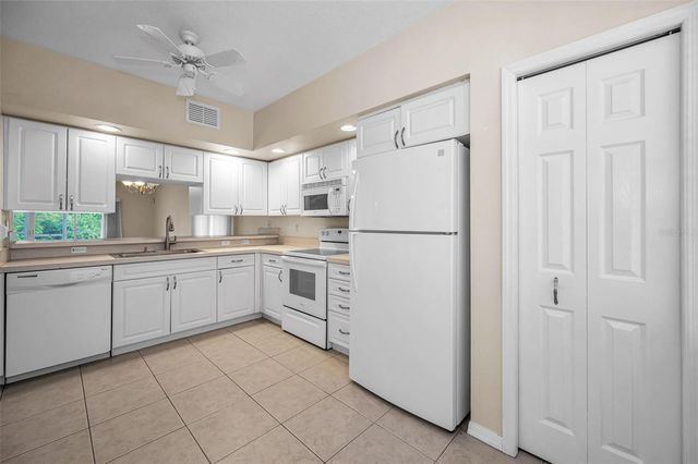 1400 WATER VIEW DRIVE W 104, Largo, FL 33771