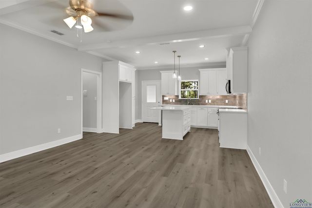 614 N Commerce, Overton, TX 75684