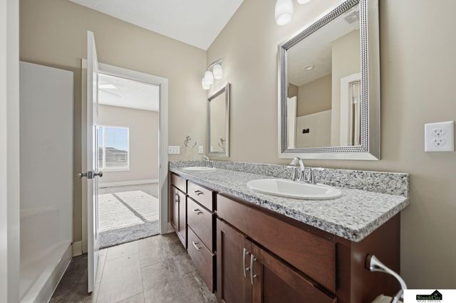 4925 Alvo Road, Lincoln, NE 68514