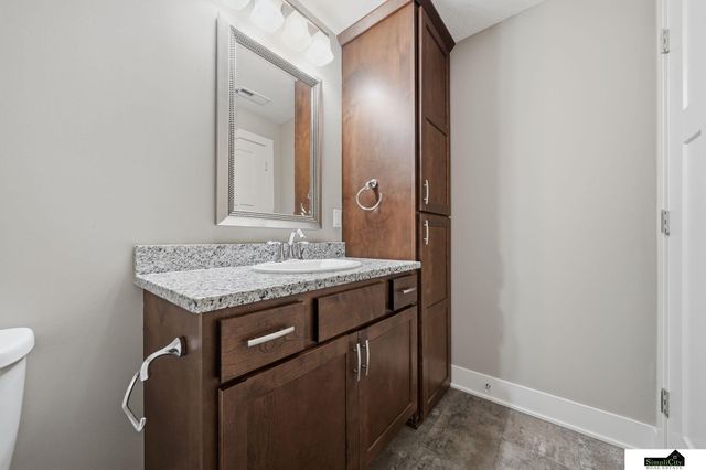 4925 Alvo Road, Lincoln, NE 68514