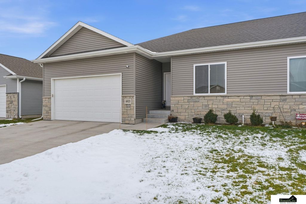 4925 Alvo Road, Lincoln, NE 68514