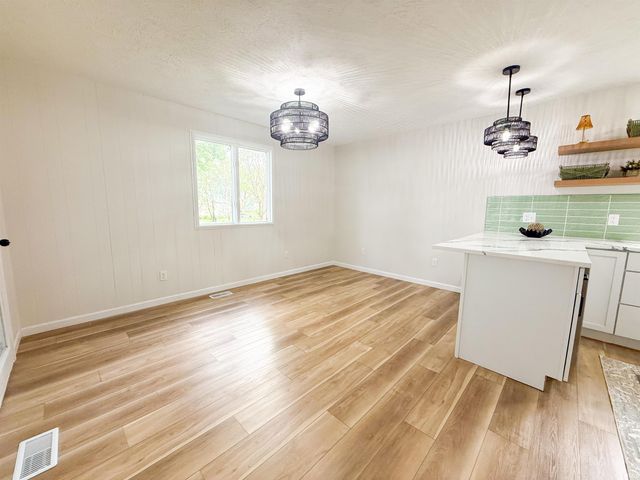 23598 Arlene Avenue, Elkhart, IN 46517
