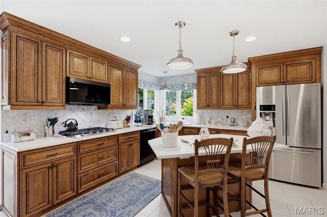 4701 Idecker Place, St Louis, MO 63129