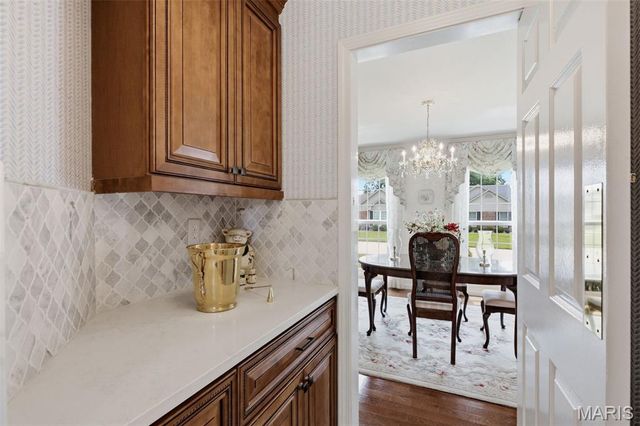4701 Idecker Place, St Louis, MO 63129