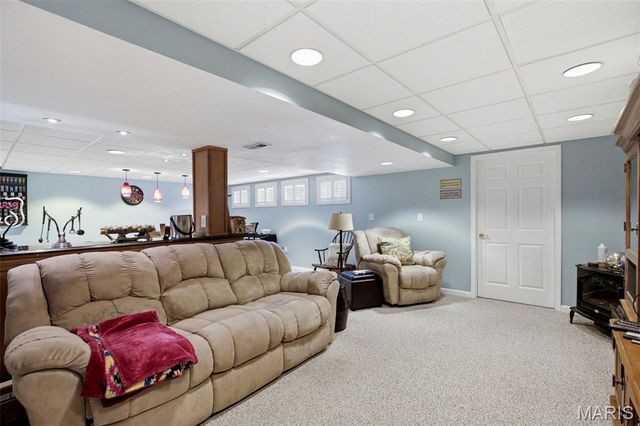 4701 Idecker Place, St Louis, MO 63129