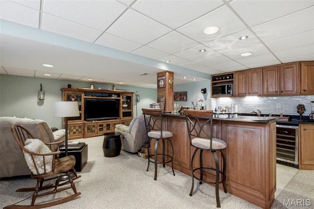 4701 Idecker Place, St Louis, MO 63129