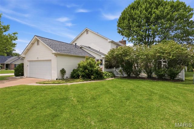 4701 Idecker Place, St Louis, MO 63129
