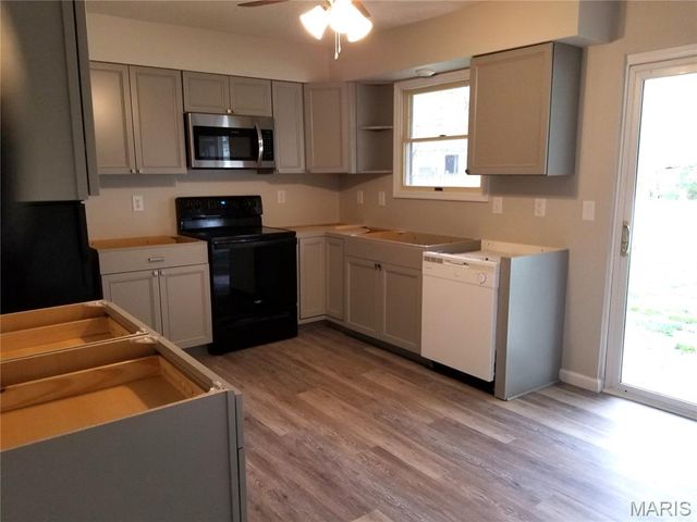 1821 Esic A, Edwardsville, IL 62025