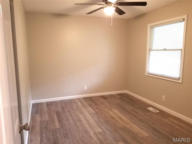 1821 Esic A, Edwardsville, IL 62025