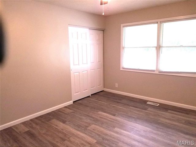 1821 Esic A, Edwardsville, IL 62025