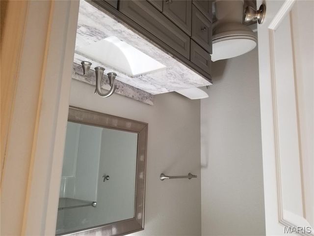 1821 Esic A, Edwardsville, IL 62025