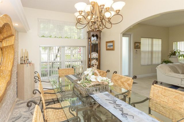 1561 NW 168th Avenue, Pembroke Pines, FL 33028
