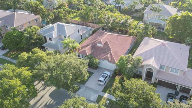 1561 NW 168th Avenue, Pembroke Pines, FL 33028
