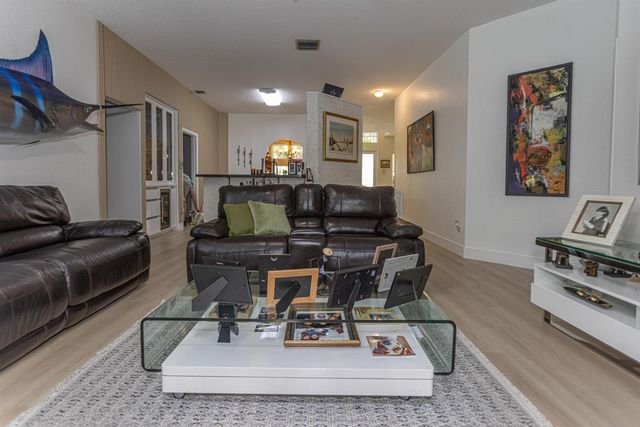 1561 NW 168th Avenue, Pembroke Pines, FL 33028