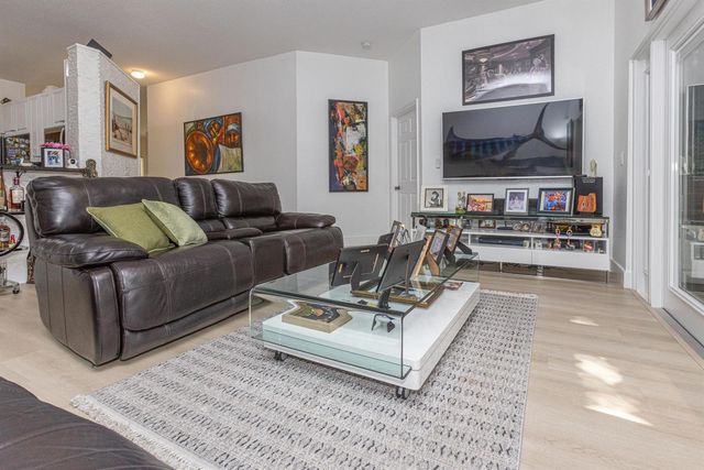 1561 NW 168th Avenue, Pembroke Pines, FL 33028