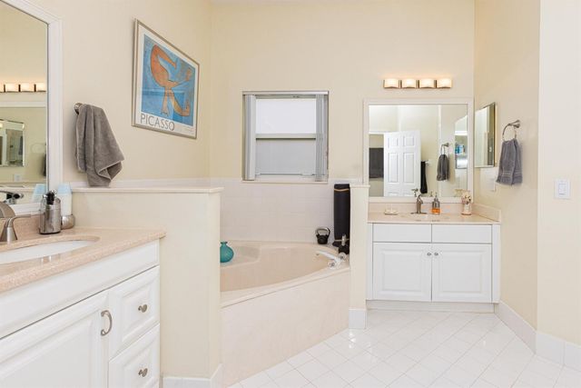 1561 NW 168th Avenue, Pembroke Pines, FL 33028
