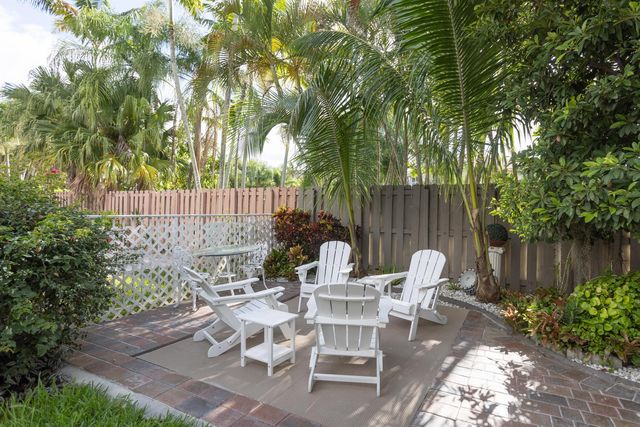 1561 NW 168th Avenue, Pembroke Pines, FL 33028