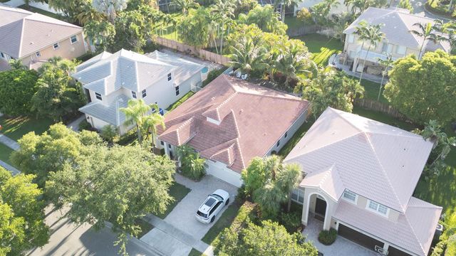 1561 NW 168th Avenue, Pembroke Pines, FL 33028