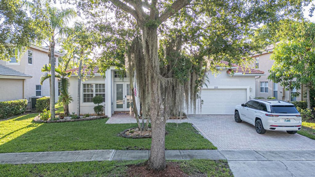 1561 NW 168th Avenue, Pembroke Pines, FL 33028