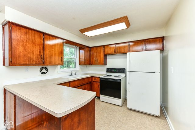 612 Hawthorne Avenue, Anderson, IN 46011
