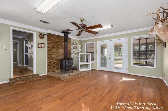 776 South First Street, Huntington, TX 75949