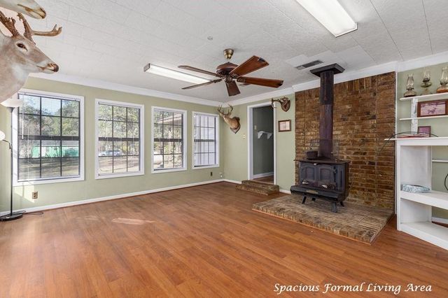 776 South First Street, Huntington, TX 75949